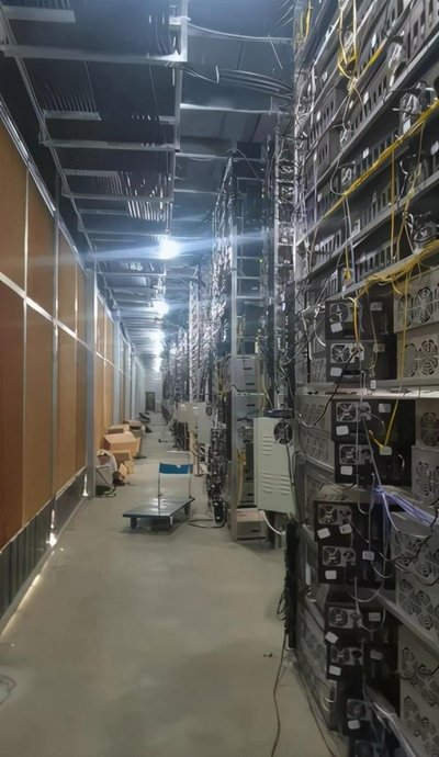 Professional mining farm with Litecoin mining rigs