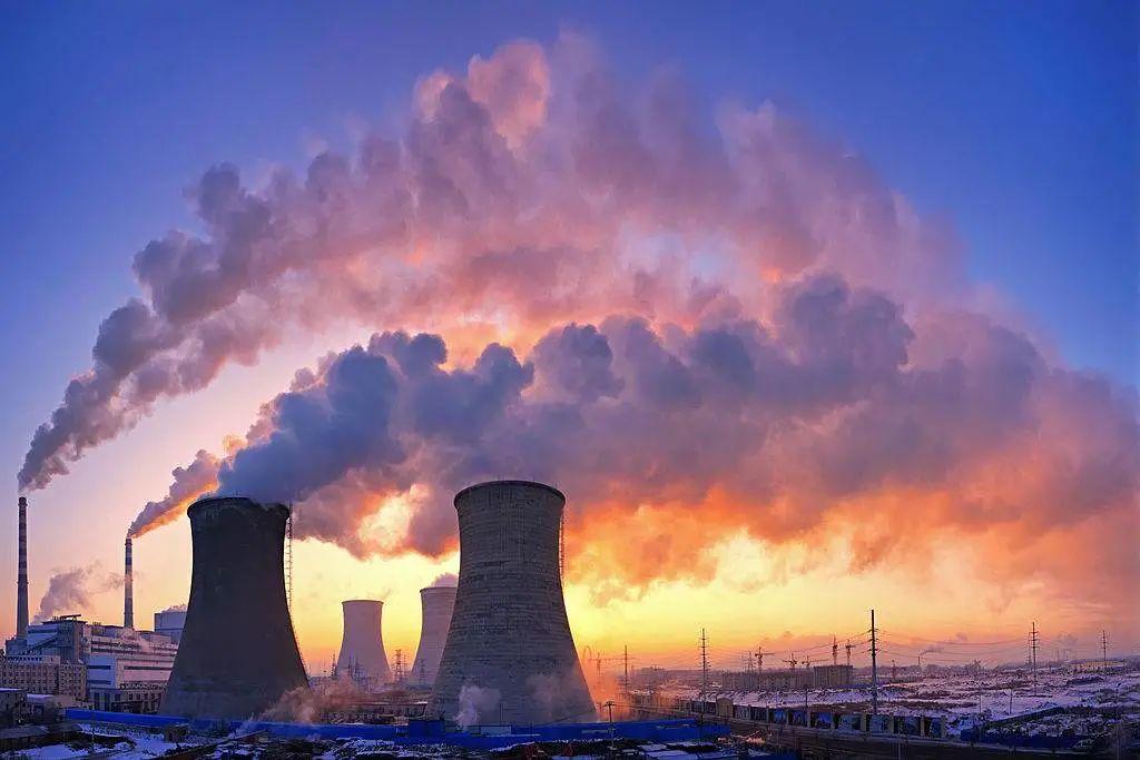 High-performance mining rigs running efficiently in Canada's cold climate